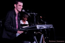 O cantor Alexandre Moreno volta a fazer shows depois de pausa de quatro anos, e atualmente trabalha em um novo álbum