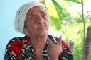 Uma das peculiaridades de Zabé da Loca foi morar por mais de 35 anos em uma gruta, onde criou os filhos e repassou a arte de tocar pífano