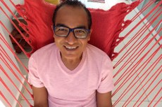 O poeta Antonio Mariano é quem vai abrir, com recital, o evento, que ainda inclui show com o trio vocal Sonda 18  