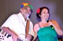 O músico Naldinho Braga e a arte educadora Nara Limeira são 
idealizadores da banda Meu Quintal
