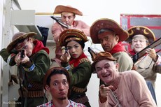 Os atores Marcílio Herculano, Bento Júnior, Aymê Vasconcelos, Paulo Leôncio, Ìtalo Rômany, Hermano Queiroz, e Puama Sheila formam o elenco