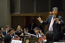 Luiz Carlos Durier é o regente titular da OSPB Jovem há 17 anos