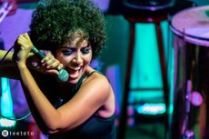 Polyana Resende tem se destacado na cena musical da cidade, especialmente nas rodas de samba que caíram na graça do público