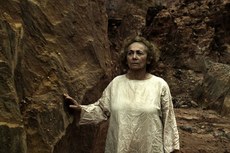O filme "Catástrofe” é protagonizado pela atriz Zezita Matos, que atua na novela  Velho Chico 