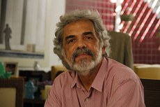 Além de médico, Rodolfo Athayde é também fotógrafo e artista plástico, e já publicou outra obra do gênero fotográfico