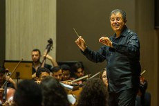 Apresentação terá regência do maestro Luiz Carlos Durier e participação dos clarinetistas Juan Ardila e Danielly Dantas