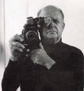 Antropólogo-cineasta e africanista, Jean Rouch deixou um legado vigoroso com uma vasta filmografia