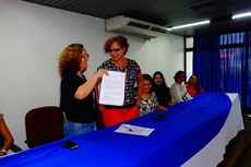 Simone Jordão e Albiege Fernandes assinaram protocolo de trabalho na sede da Funad