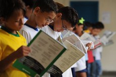 Sistema de cotas e política tributária têm impacto social mais rápido
