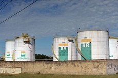 Uma das medidas sugeridas pelo Cade é extinguir a vedação à importação de combustíveis pelas distribuidoras
