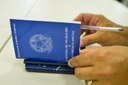 Total de empregados com carteira de trabalho assinada atingiu 32,9 milhões de pessoas. Já os empregados sem carteira assinada somam 10,7 milhões