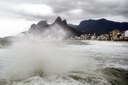 De acordo com o relatório que analisa as mudanças climáticas, o nível do mar pode chegar a subir até 40 centímetros até 2050
