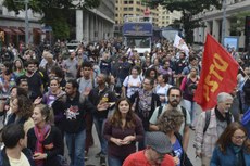Professores e estudantes fazem manifestação na Alerj por aumento de salário e melhores condições de trabalho