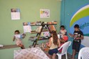 Crianças são estimuladas ao costume da leitura por meio do projeto com a implantação de equipamentos digitais