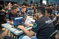 Formado por pessoas de todas as idades e gêneros, leigos ou não, o público poderá interagir com equipamentos de tecnologia de ponta