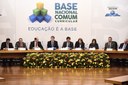 De acordo com o ministro da Educação, Mendonça Filho (ao centro), a formação de currículos deverá estar sintonizada com a nova Base Nacional Comum Curricular