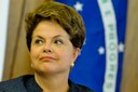 Os Estados Unidos, em 2013, espionavam governos e empresas estrangeiras. Os casos mais emblemáticos foram os da Alemanha e Brasil. A presidente eleita e derrubada Dilma Roussef (PT) foi umas das chefes de estado que vinham sendo espionadas. A Lava Jato abriu caminho para o golpe em favor dos corruptos edos interesses norte-americanos