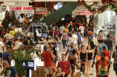 Entre os entrevistados que têm a intenção de presentear, 63% não haviam feito as compras até do dia 8 deste mês 
