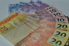 Quase R$ 4 bilhões serão disponibilizados nessa terceira etapa de pagamento de cotas para os idosos