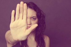 De acordo com pesquisa realizada pelo Data Popular, 13% das brasileiras já tiveram detalhes íntimos divulgados após o término