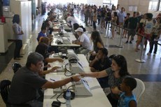 Eleitores justificam ausência no primeiro turno das eleições, em Brasília
