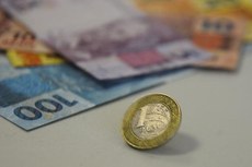 O salário-mínimo atual é de R$ 937 e o reajuste de 1,81% segue a previsão do Índice de Preços ao Consumidor (INPC) 
