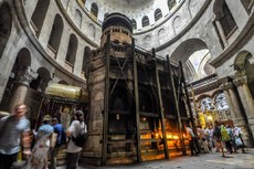 Capela com túmulo de Jesus Cristo na Igreja do Santo Sepulcro, em Jerusalém