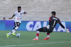 Em sua segunga partida pela Copa do Nordeste, o Belo venceu o Vitória-BA por 4 a 2, no Almeidão