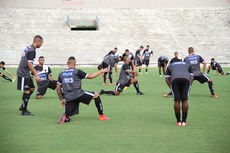 Jogadores do Botafogo em treinamento físico no Almeidão; no próximo sábado eles terão mais um jogo pelo Paraibano no Marizão