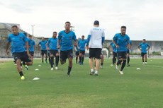 Jogadores do  Botafogo em treinamento físico no Almeidão visando o jogo deste domingo contra o Remo-PA