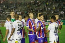 No mês passado as duas equipes se enfrentaram no Estádio Almeidão com vitória baiana por 2 a 0. 