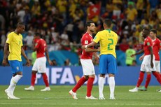 Bastante contestado, zagueiro Thiago Silva falhou na marcação no lance do gol a favor da Suíça