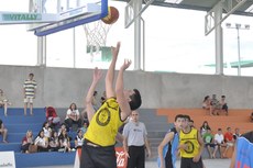 O basquete é uma das modalidades que define os finalistas nos jogos de hoje, e a medalha de ouro será disputada somente amanhã