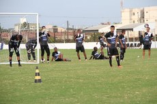 Botafogo treina sem ter a confirmação se haverá mesmo a partida no próximo domingo