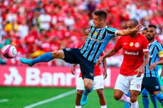 No Campeonato Gaúcho, o Internacional foi eliminado pelo Grêmio, embora no último jogo tenha vencido por 2 a 0