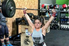 Mayara Rocha tem 25 anos e é a única brasileira entre as 19 atletas que disputarão as medalhas de ouro, prata e bronze na categoria até 48kg
