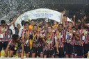 Com triunfo por 3 a 1 no jogo de ida da final, o Tricolor segurou o empate em 2 a 2 com o Bahia para garantir o bicampeonato