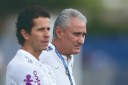 O técnico Tite quebra a cabeça tentando fazer com que o Brasil reencontre o futebol que jogou nas Eliminatórias 