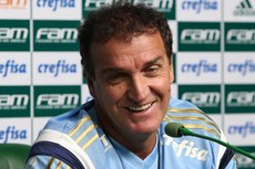 De acordo com o apresentador André Rizek, Cuca deve deixar o clube paulista para atuar em uma equipe da China