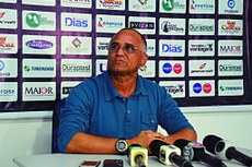 Apresentação do elenco com o técnico Oliveira Canindé será no dia 18 de novembro