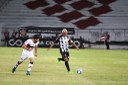 O Galo de Marcelinho Paraíba jogou no Arruda e foi goleado pelo Santa Cruz por 3 a 0, deixando o time na lanterna do Grupo A da Copa NE 