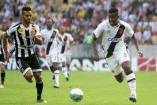 Clube carioca começou perdendo para o Ceará, mas garantiu a vitória com virada