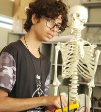 Samuel Melo da Silva foi um dos alunos que garantiu medalha na Olimpíada. 
