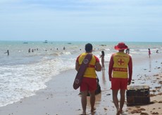 Oficiais atuam nas praias com ações de prevenção