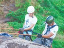 Se o turista gosta de aventuras e é adepto à natureza, pode praticar rapel na Cachoeira de Boa Vista