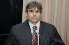 Desembargador decidiu por manter o acusado em liberdade