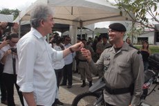 Após a inauguração do CPR, o governador entregou 29 motocicletas que irão reforçar a segurança em CG