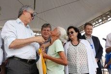 Dona Maria da Conceição disse que sempre pagou aluguel e aos 84 anos está realizando um sonho 