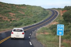 Em 2017, houve a conclusão de 175,9 quilômetros de pavimentação e 164,7 quilômetros de restauração, totalizando 340,6 quilômetros, que beneficiam as regiões do Litoral ao Sertão