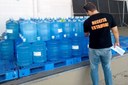 Vinte e duas fábricas de água adicionada de sais já foram fiscalizadas, apenas quatro delas estão regulares
